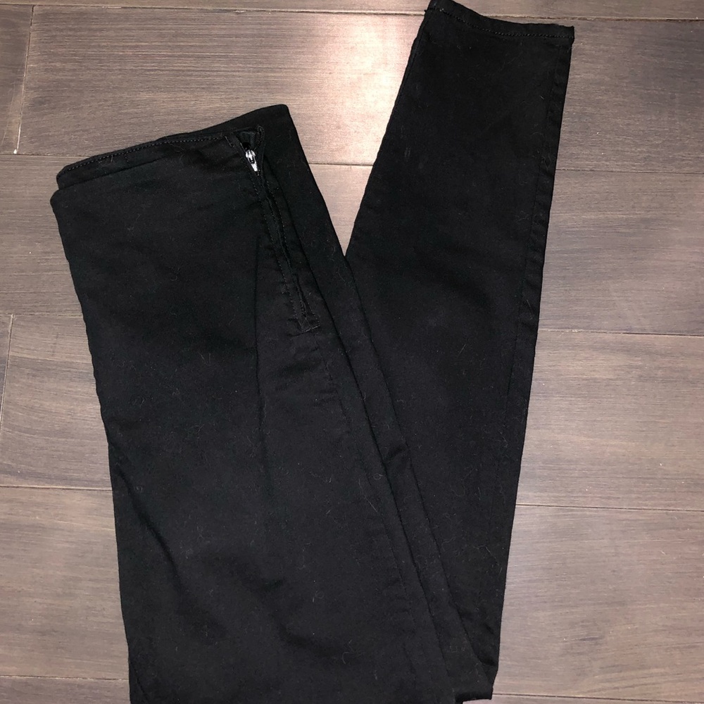 Black trousers 🖤